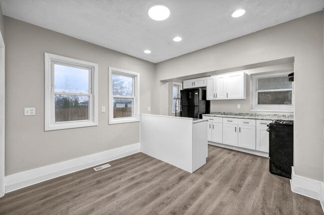 Building Photo - 10920 Granger Rd