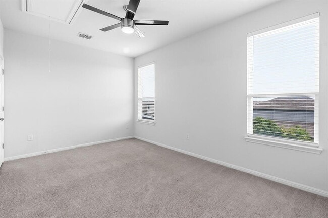 Building Photo - 10221 Forest Grove Dr