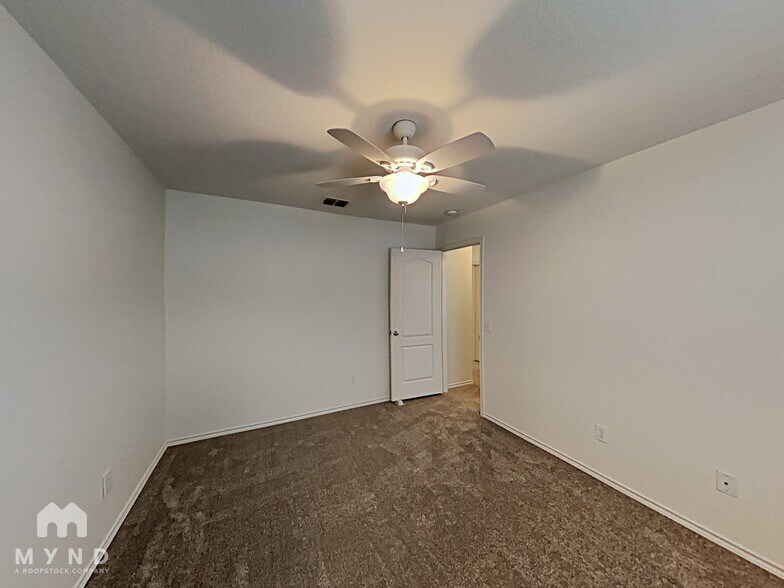 Building Photo - 440 Stonebrook Dr