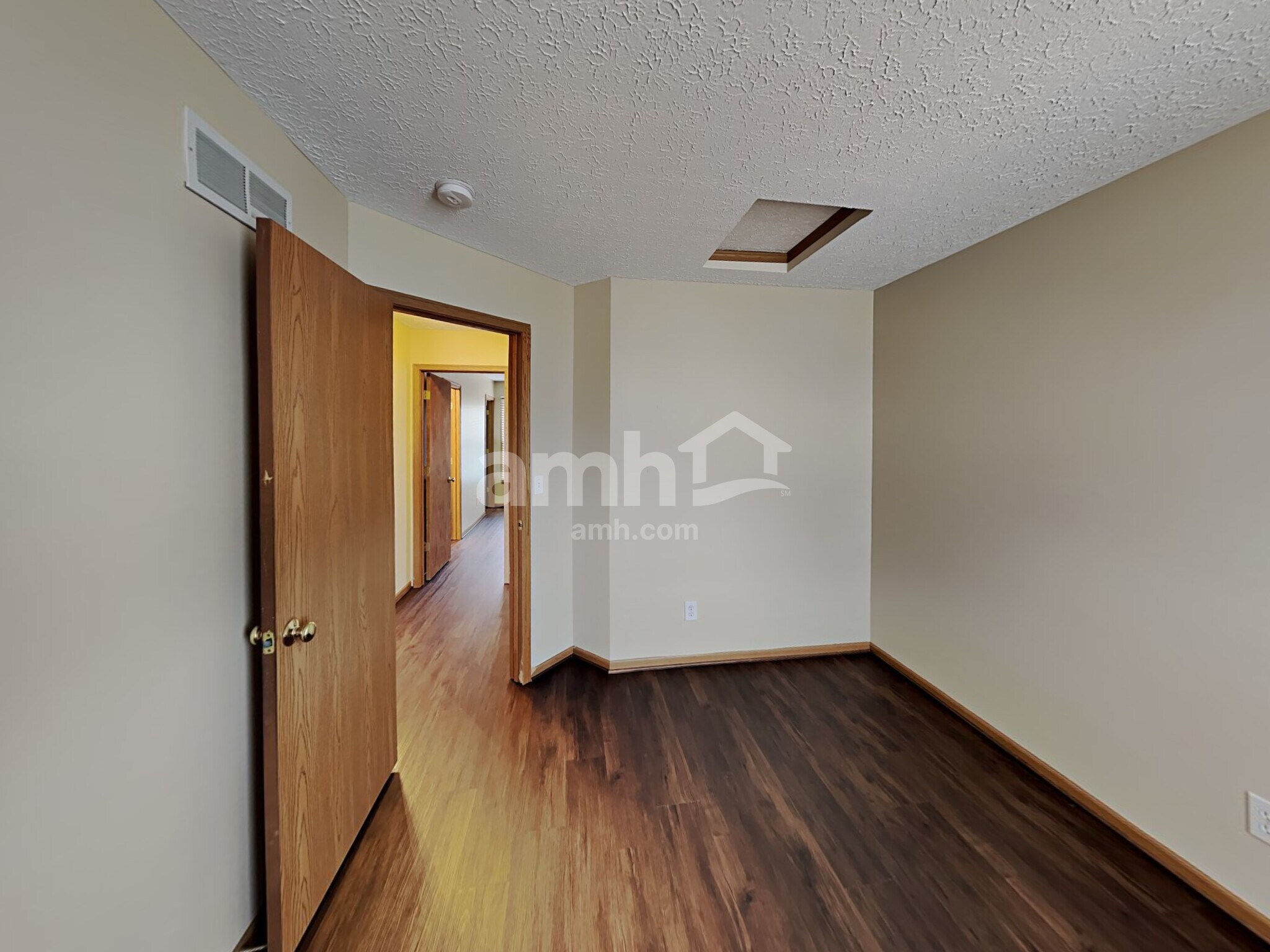 Building Photo - 1840 Pine Grove Pl