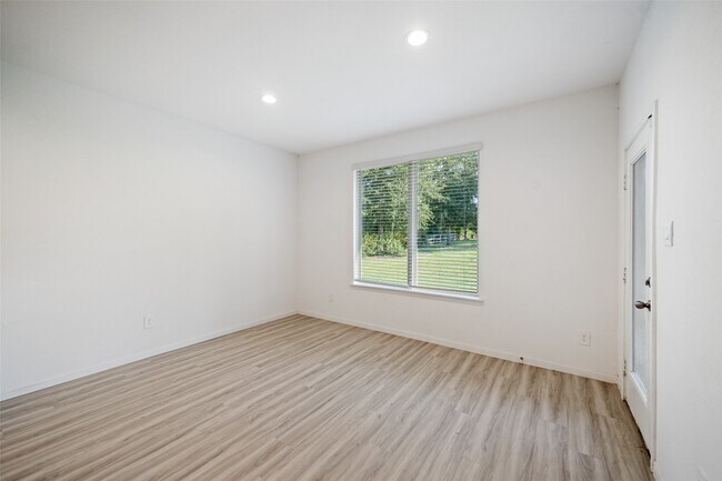 Building Photo - 105 Whelan Ln