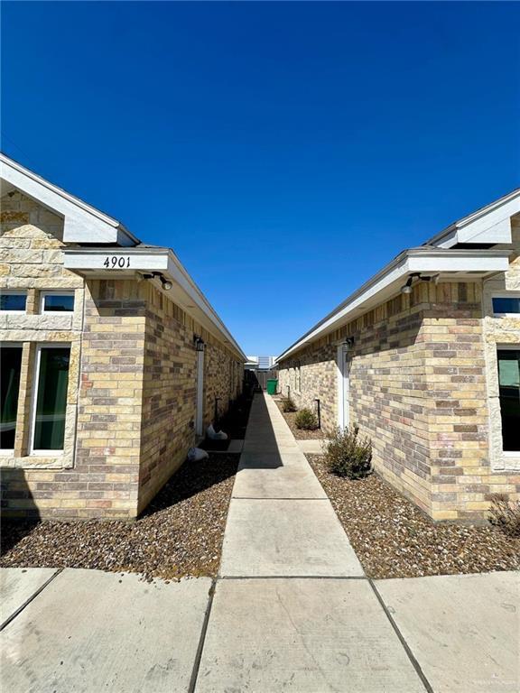 Building Photo - 20 N Winona Dr