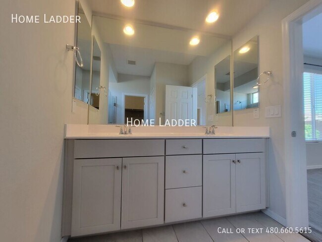 Building Photo - 25932 W Quail Ave