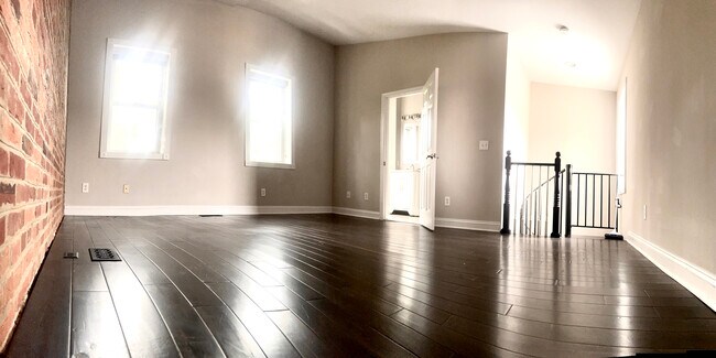 3rd floor bedroom/loft - 1926 Fleet St