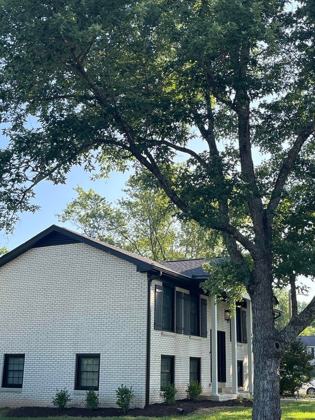 Building Photo - 640 Tobylynn Ct