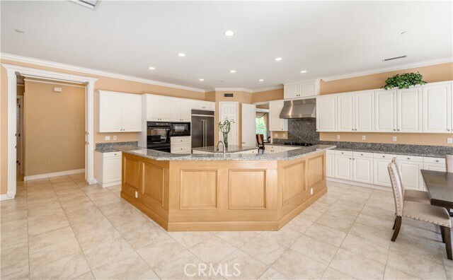 Building Photo - 21 Bent Oak