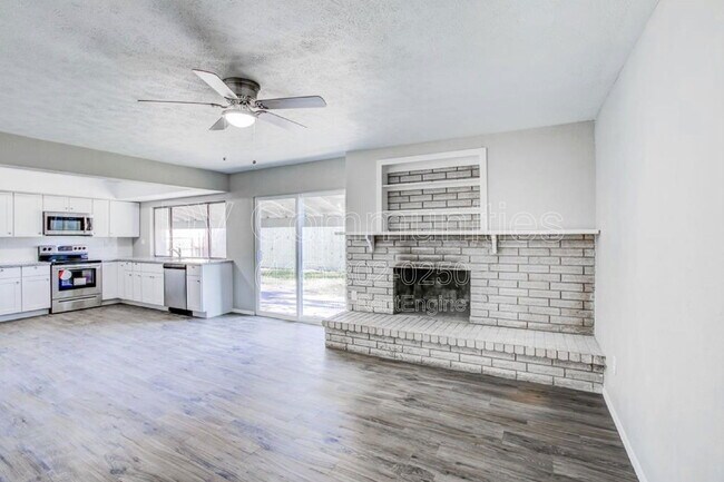 Building Photo - 5806 Evening Shadows Ln