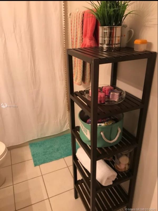 Building Photo - 2240 NE 37th Terrace