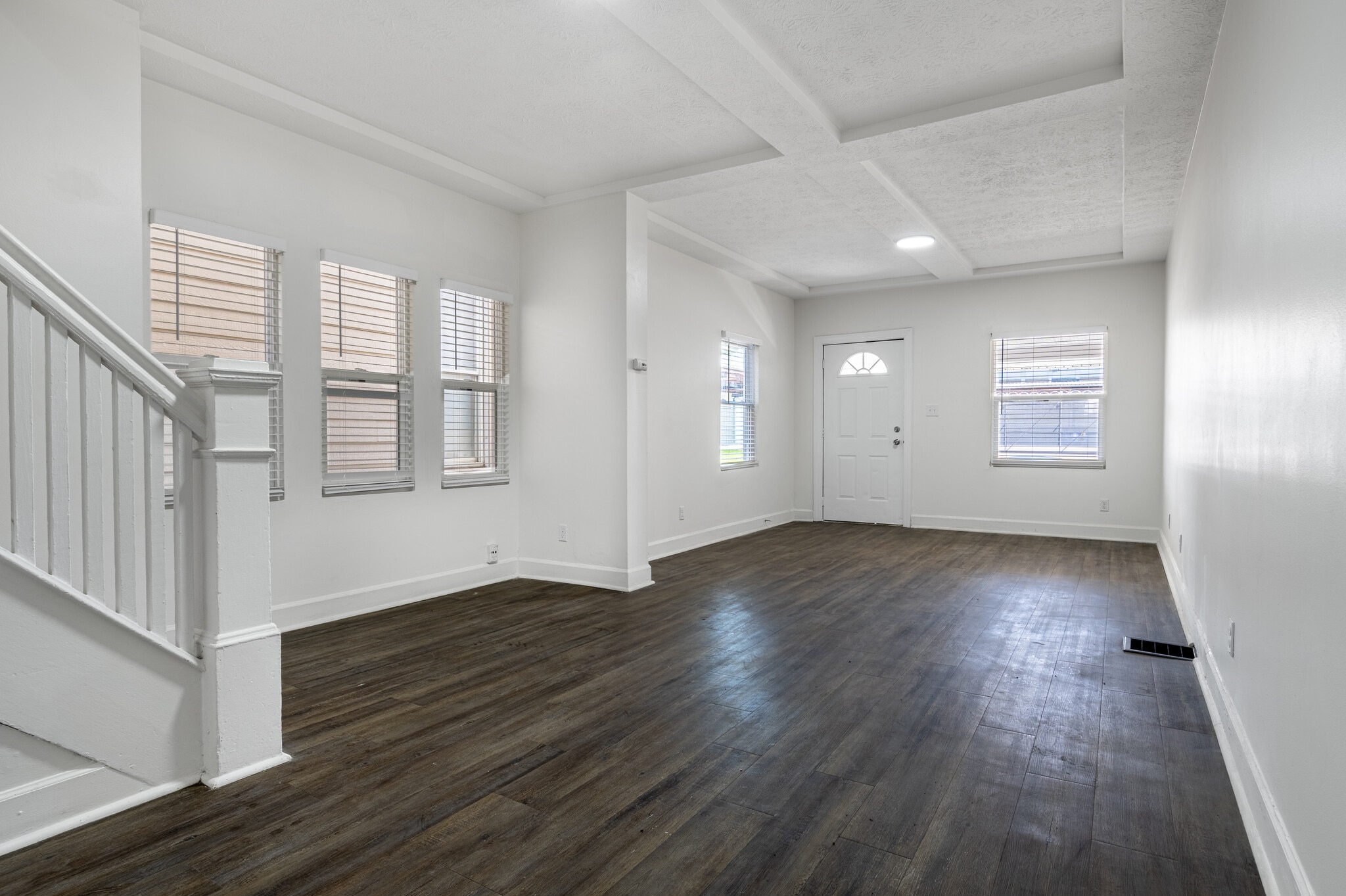 Building Photo - 410 E Beecher St