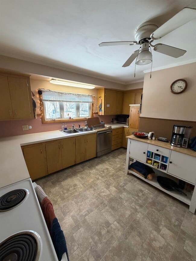 Building Photo - 47 Morgan St