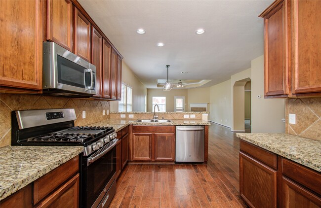Building Photo - 17607 Memorial Falls Dr