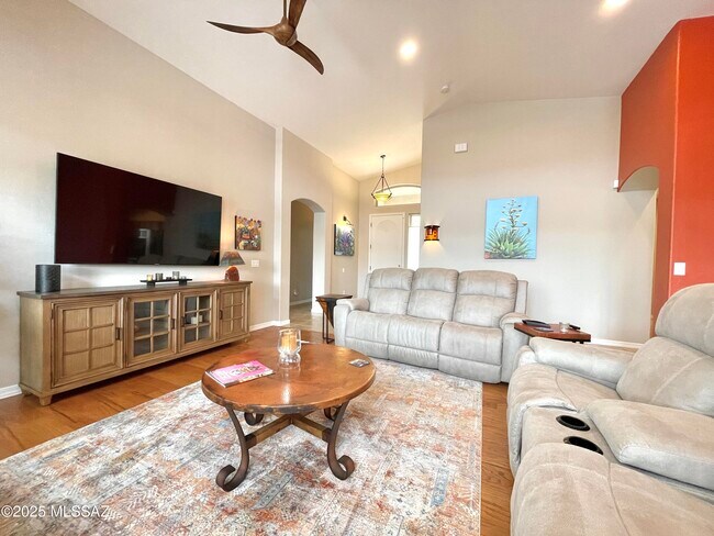 Building Photo - 371 W Sacaton Canyon Dr