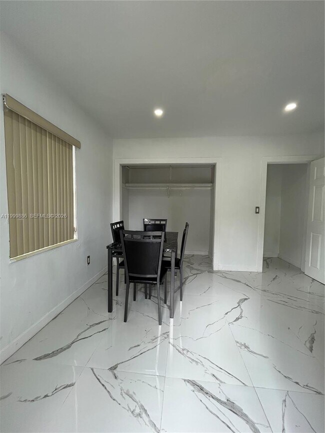 Building Photo - 1081 NW 185th Dr