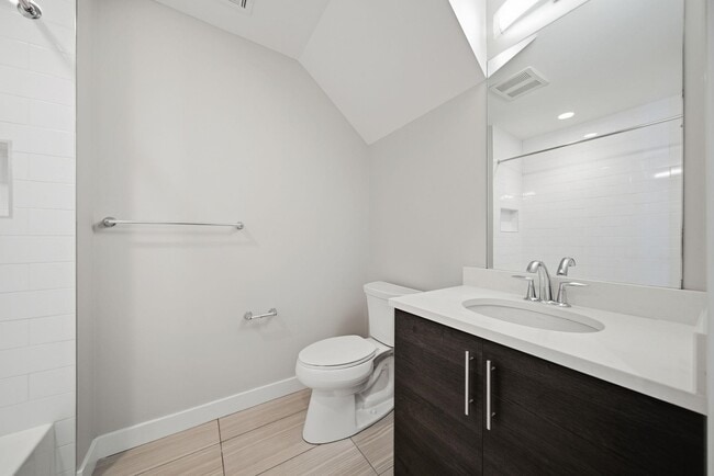 Building Photo - 764 New Bridge Rd