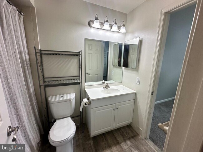 Building Photo - 1653A Trellis Cir