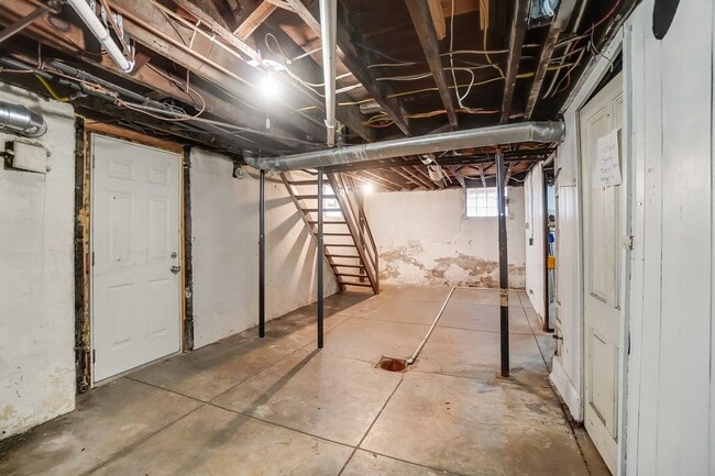 Building Photo - 1816 Jefferson Ave