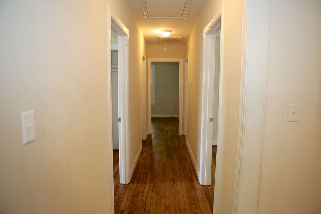 Building Photo - 1809 Walker Ave