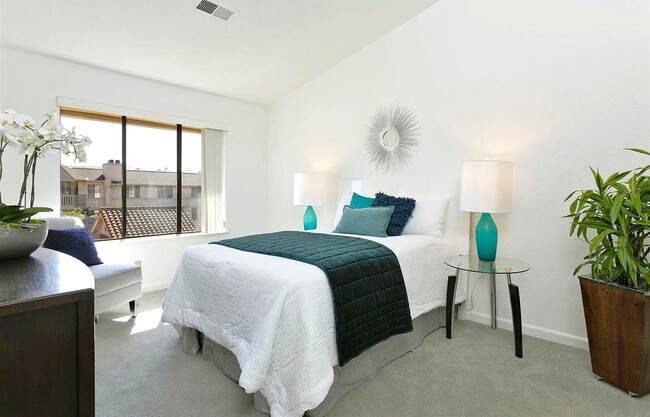 Building Photo - 1400 Carpentier St