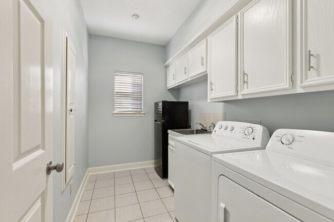 Building Photo - 14819 Walbrook Dr