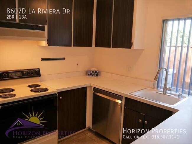 Building Photo - 8607 La Riviera Dr