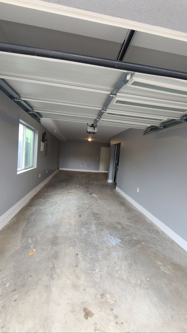 Building Photo - 32(839)