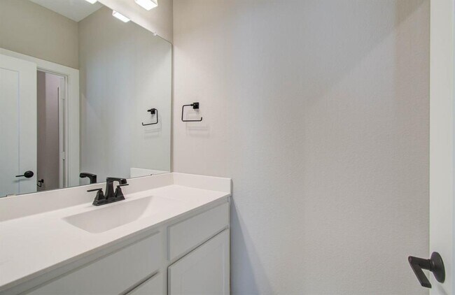 Building Photo - 7410 Pecan Brk Ln