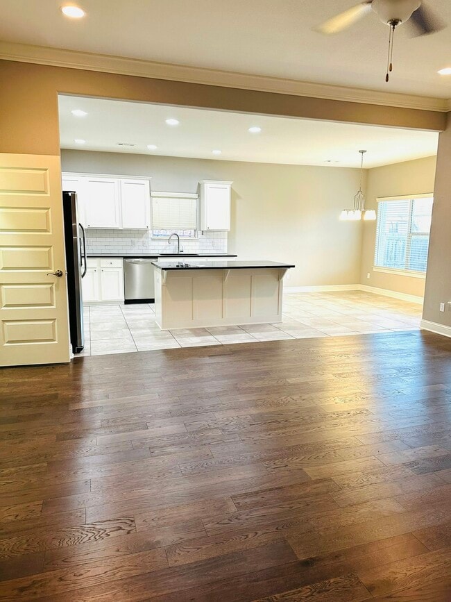 Building Photo - 4403 SW Eggersway Pl