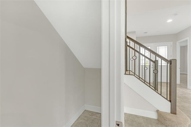 Building Photo - 14989 RedCove Pl