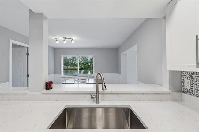 Building Photo - 8120 Brown Pelican Ave