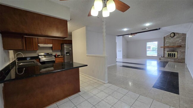 Building Photo - 6634 Briar Glade Dr
