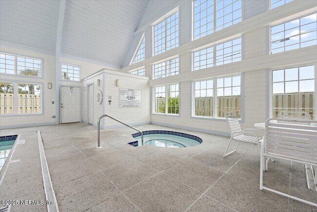 Building Photo - 332 Village Dr