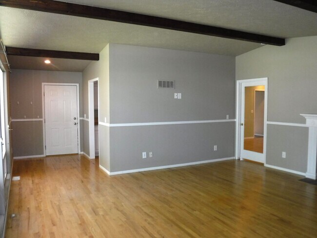 Building Photo - Beautiful Boise Bench home just off N Curtis and Northview St.