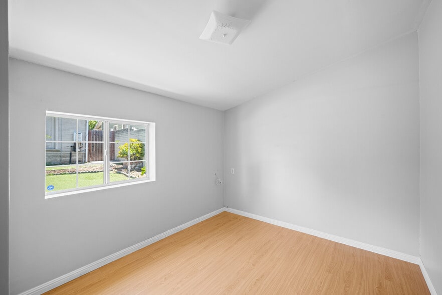 Building Photo - 10617 Wilsey Ave