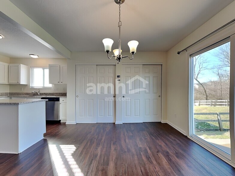 Building Photo - 10718 Anna Ln