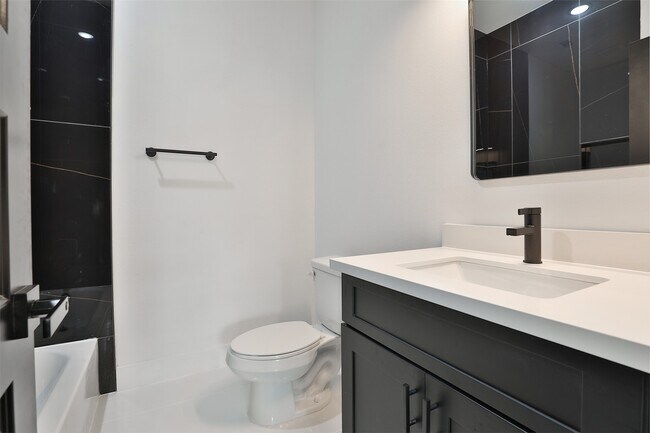 Building Photo - 8133 Cabot St