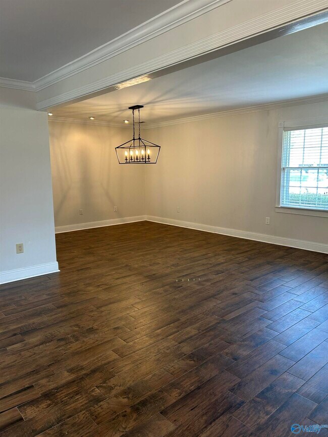 Building Photo - 2327 Quince Dr SE