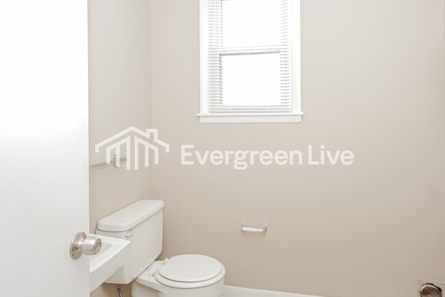 Building Photo - 3216 Teton Dr NW