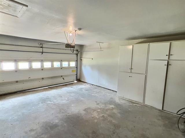 Building Photo - 111 E Doris Dr