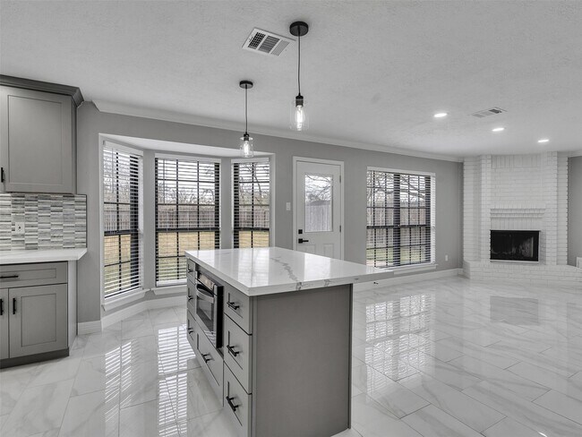 Building Photo - 1730 Pilgrim Journey Dr