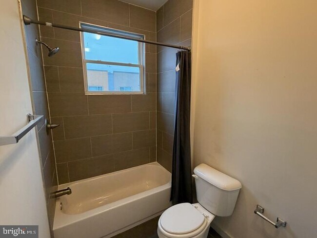 Building Photo - 1535 Cecil B. Moore Ave