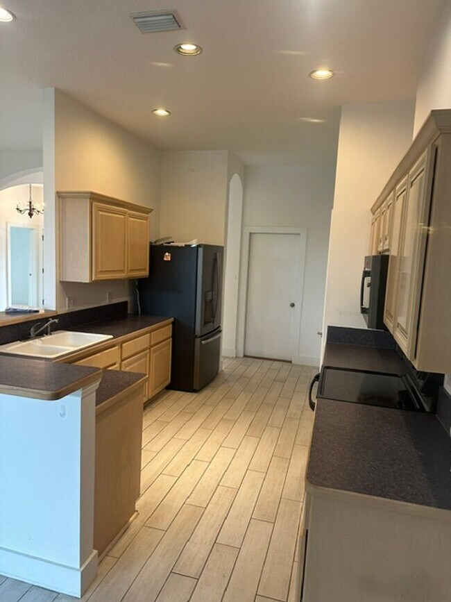 Building Photo - 105 Oceans Edge Dr