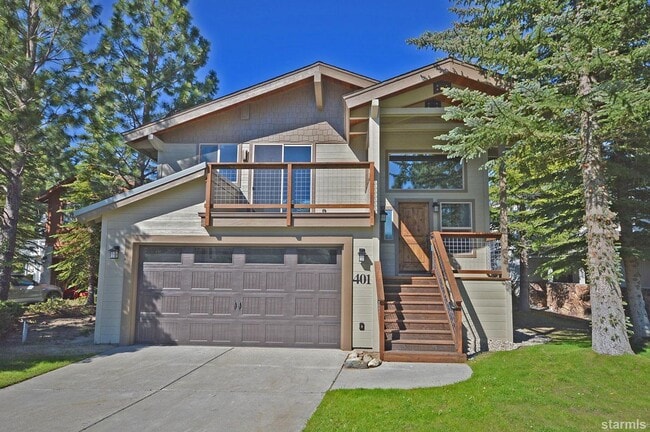Building Photo - Beautiful pet friendly home with amazing views and private boat dock avail. Now! W/ lots of extra...