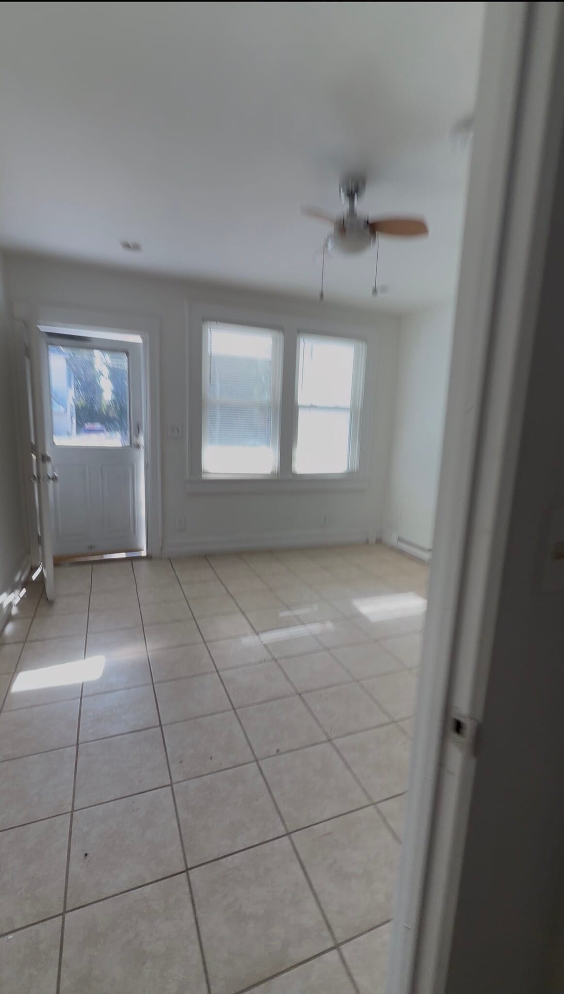 Building Photo - 838 W 41st St