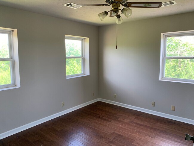 Building Photo - Unique Home and Land in Camp Hill