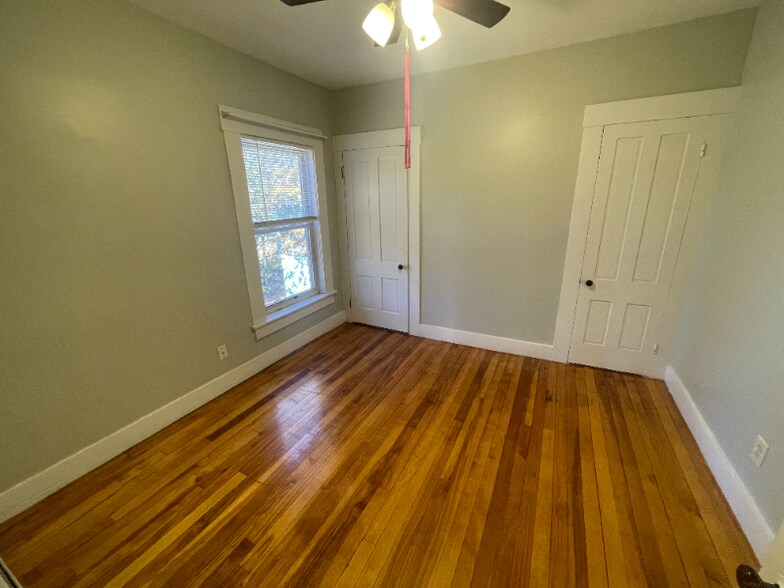 Building Photo - 42 Charlton St