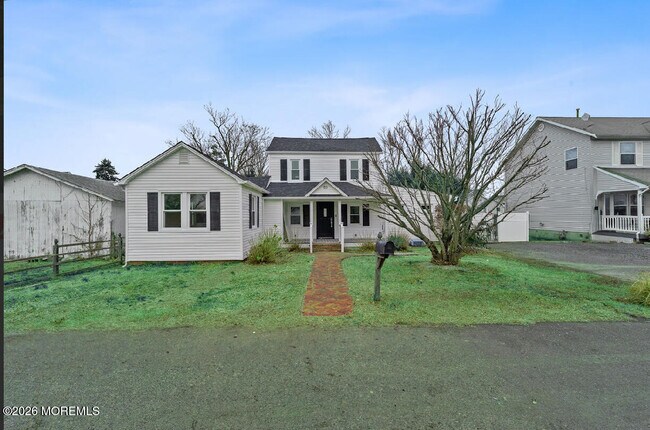 Building Photo - 83 Hennessey St