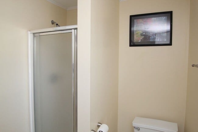 Building Photo - Spacious Renovated Colonial on The Lebanon...