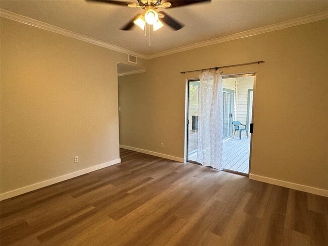 Building Photo - 6500 Harbor Town Dr