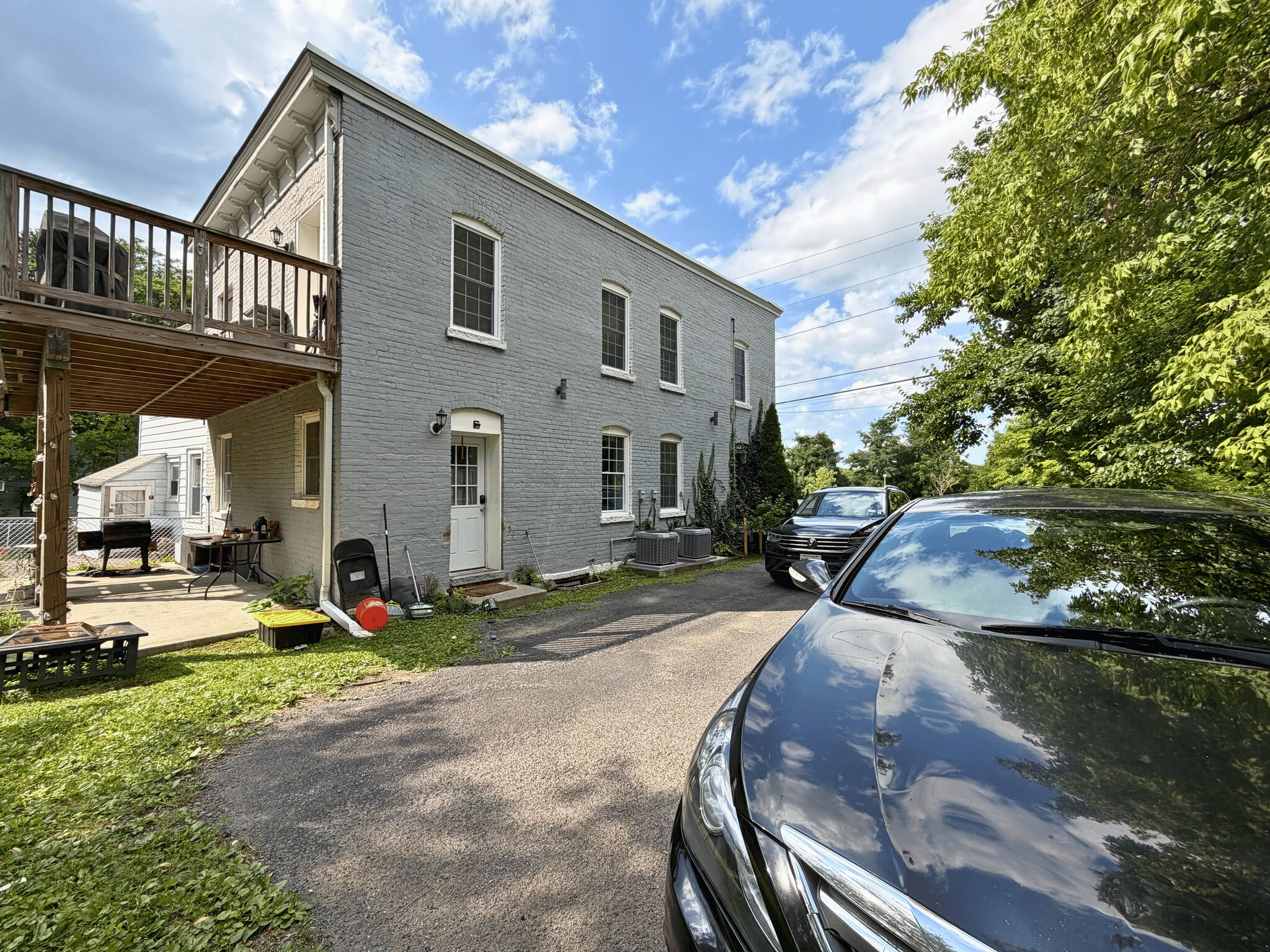 Building Photo - 274 Walsh Ave