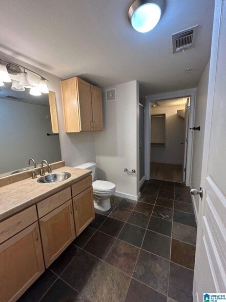 Building Photo - 401 20th St S